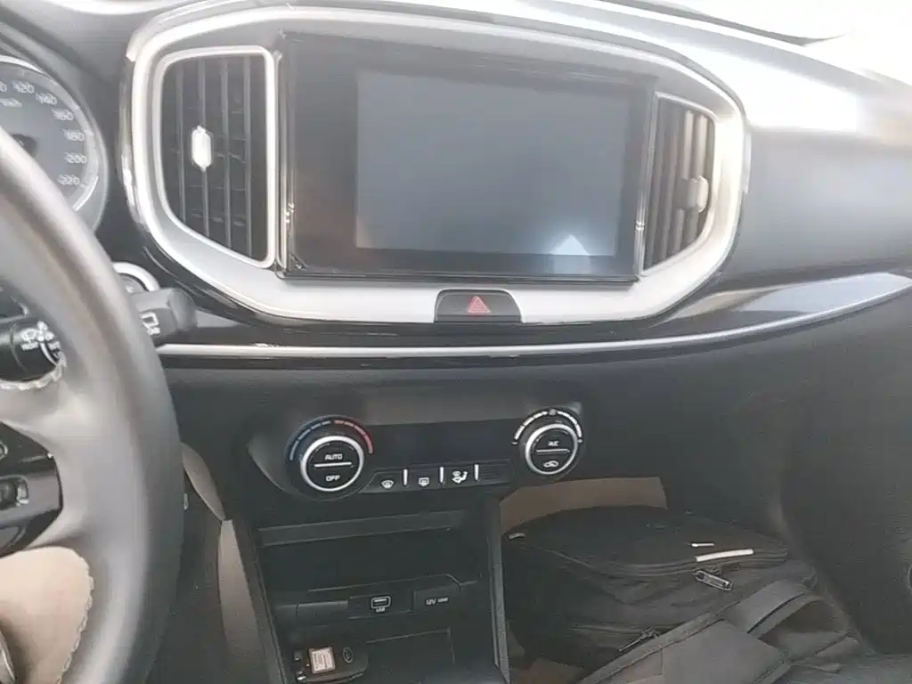 Kia KX1 - фото 13