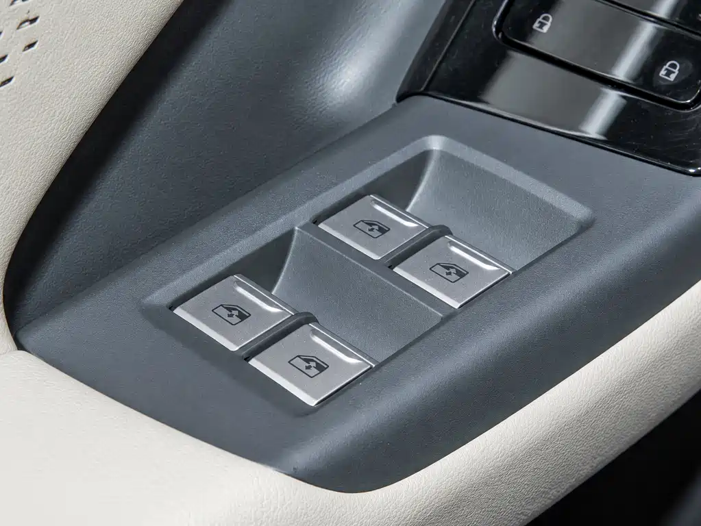 Audi Q6L e-tron — миниатюра 11