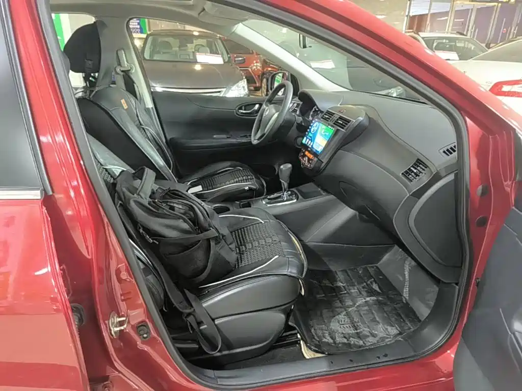 Nissan Tiida — миниатюра 25