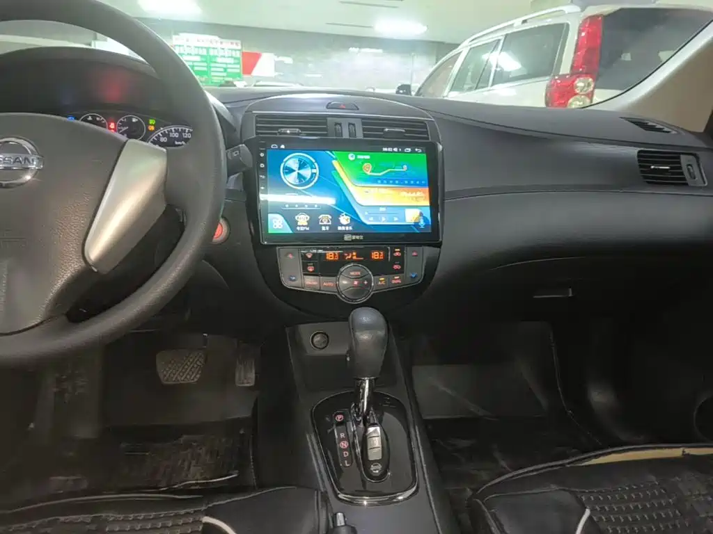 Nissan Tiida — миниатюра 13