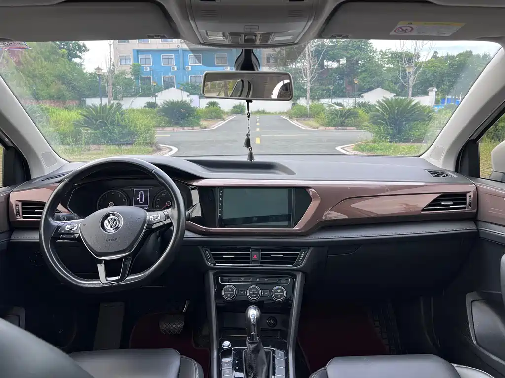 Volkswagen Tharu — миниатюра 7