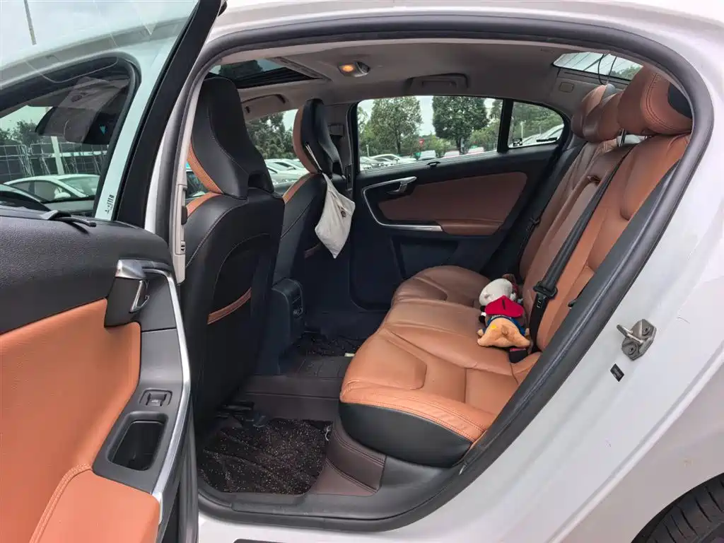 Volvo S60 2015 S60L T5