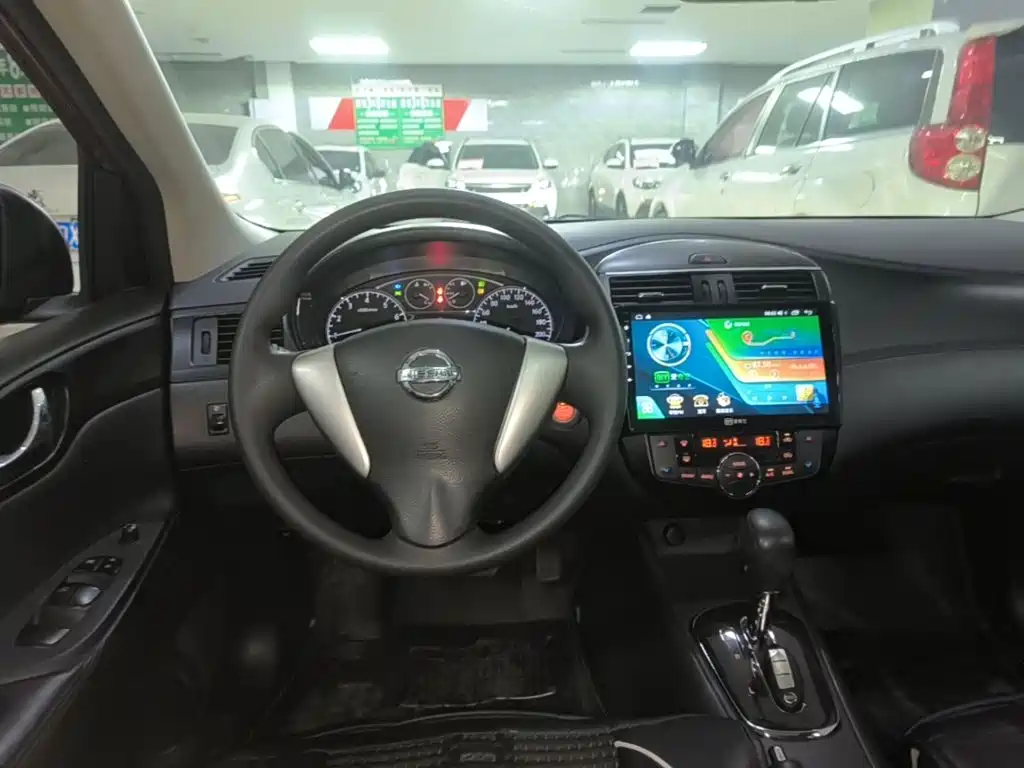 Nissan Tiida — миниатюра 11