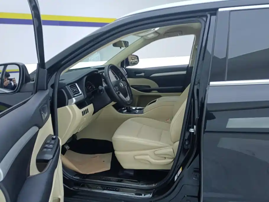 Toyota Highlander — миниатюра 9