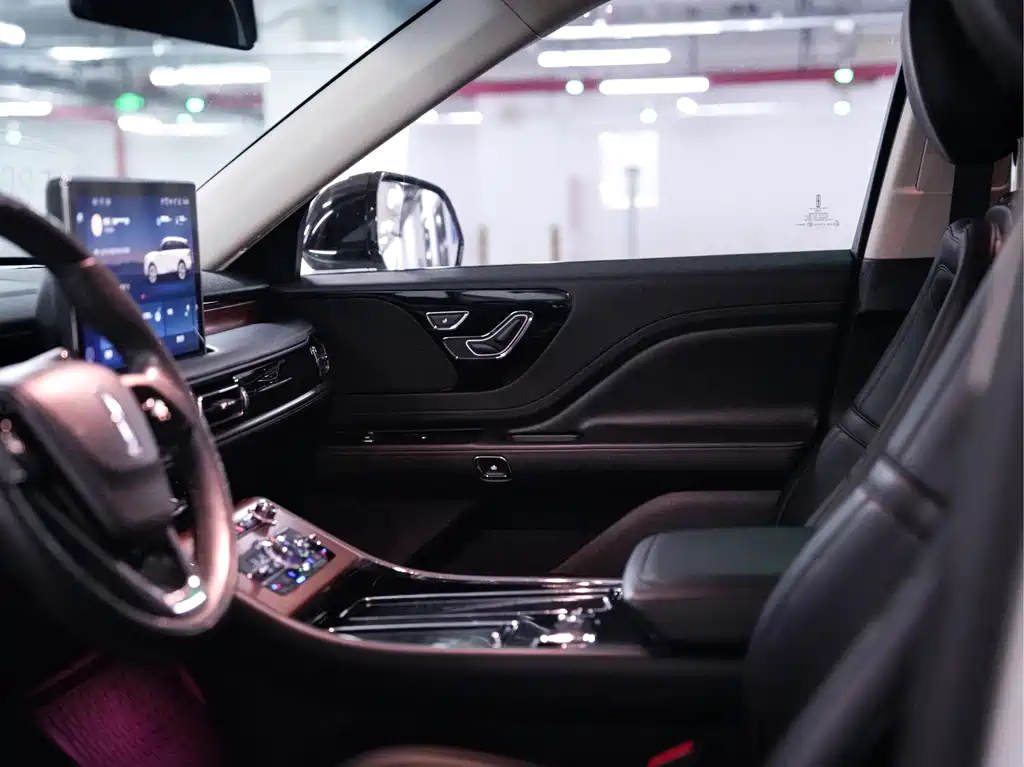 Lincoln Aviator — миниатюра 13