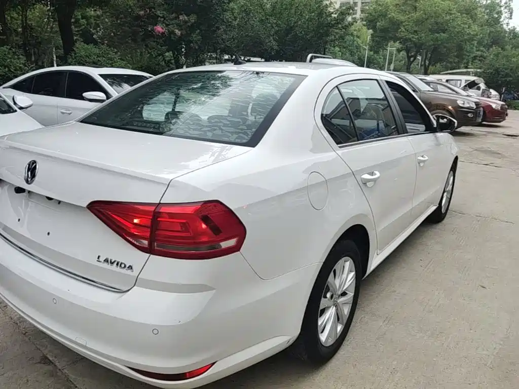 Volkswagen Lavida — миниатюра 7
