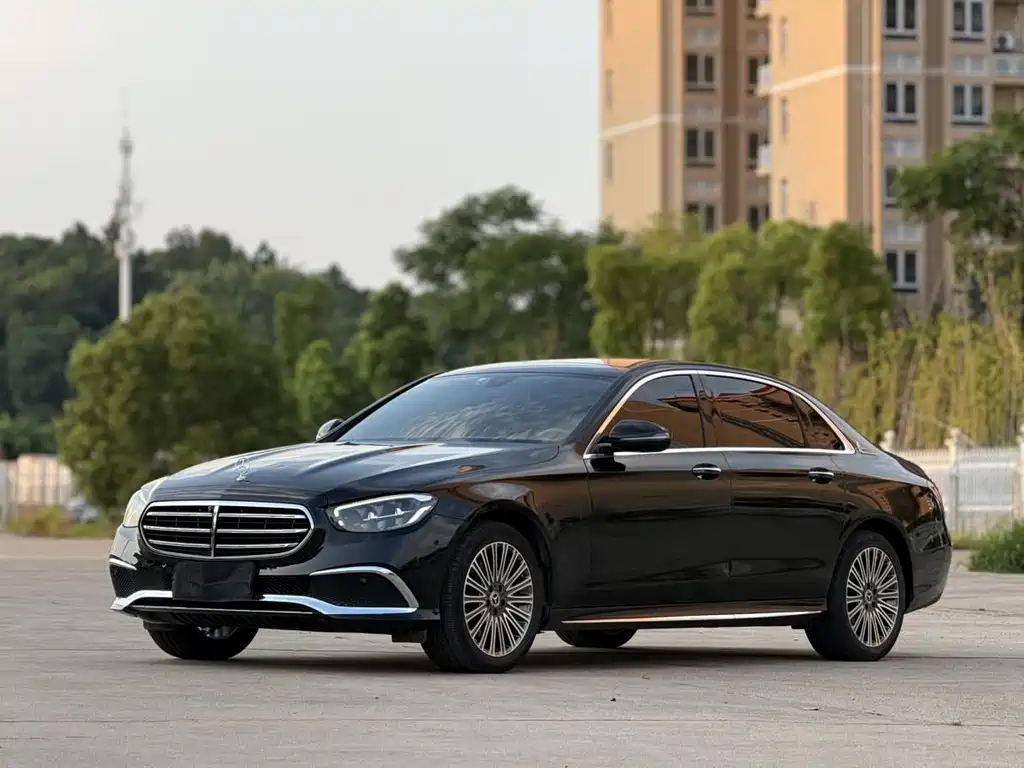 Mercedes-Benz E-Class — миниатюра 10