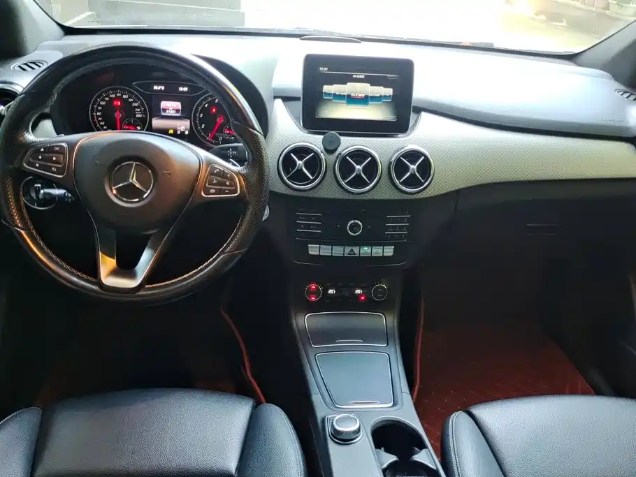 Mercedes-Benz B-Class — миниатюра 12