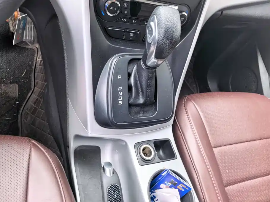 Ford Kuga — миниатюра 16