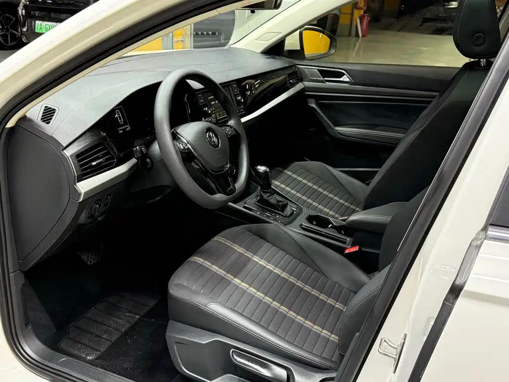 Volkswagen Lavida — миниатюра 9