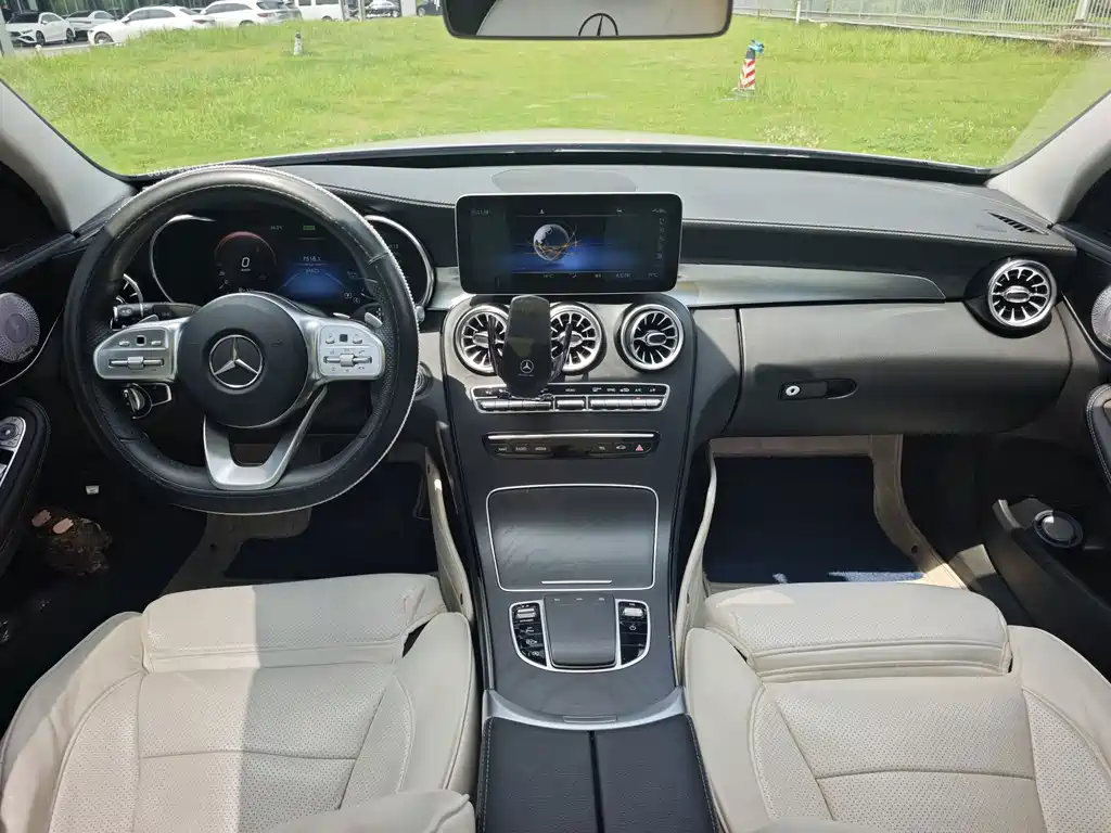 Mercedes-Benz C-Class — миниатюра 16
