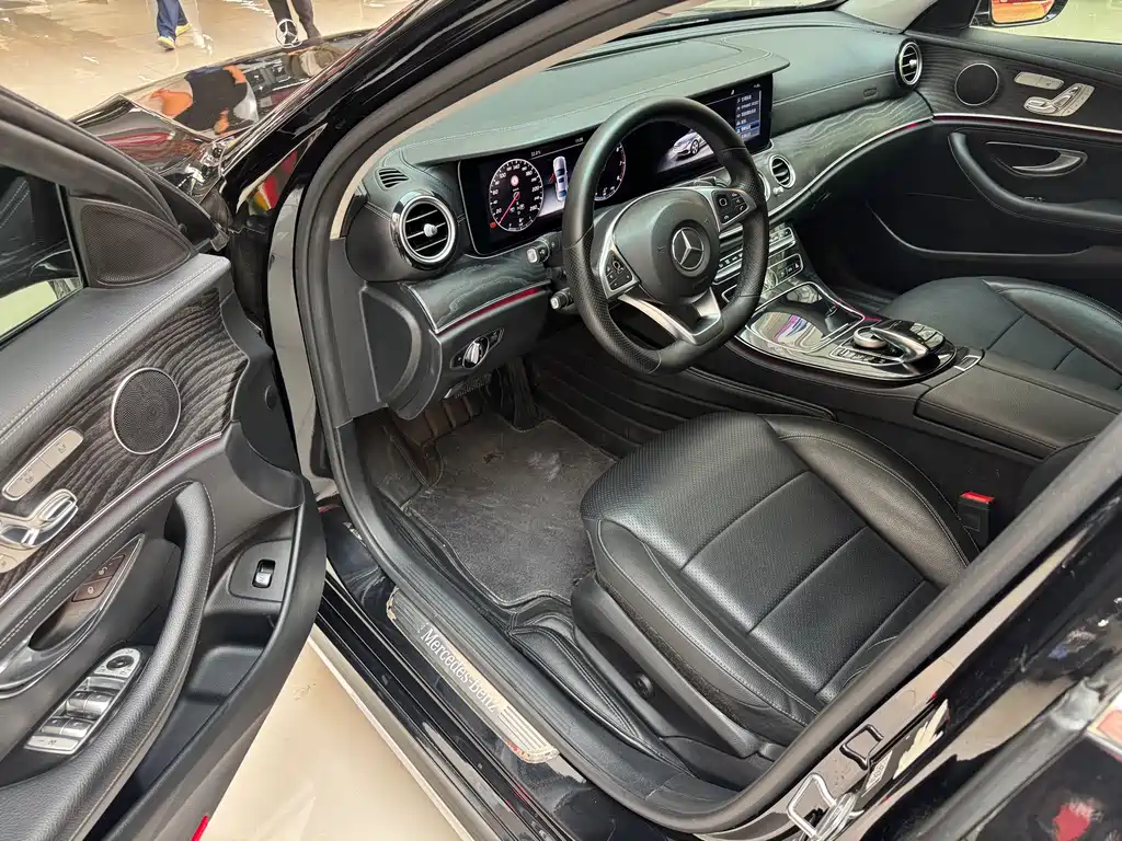 Mercedes-Benz E-Class — миниатюра 5