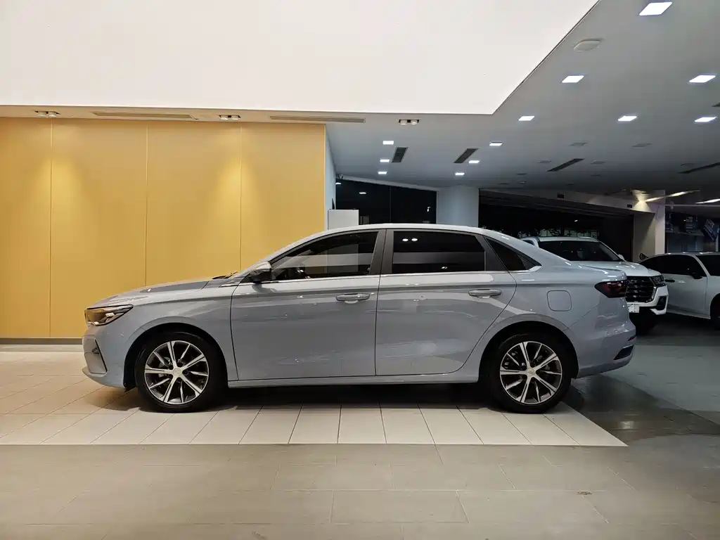 Geely Emgrand 2023 4 Champion 1.5L CVT Luxury