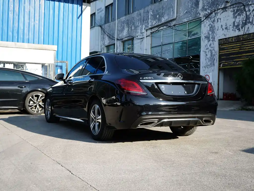 Mercedes-Benz C-Class — миниатюра 4