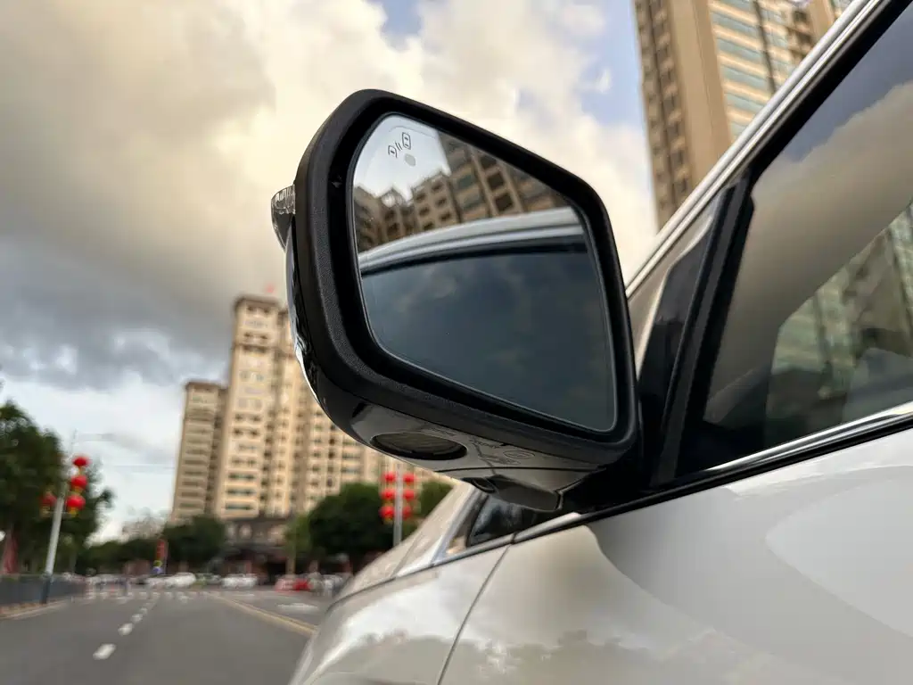 Ford Edge — миниатюра 27