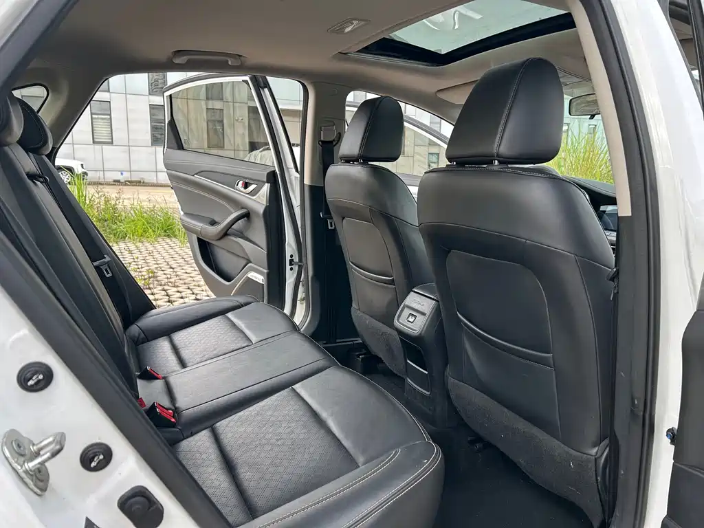 Changan Eado — миниатюра 8