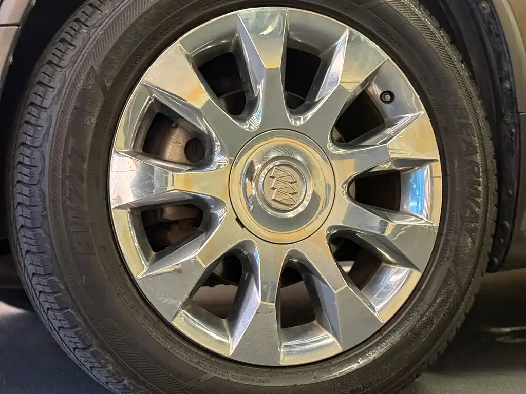 Buick Enclave — миниатюра 10