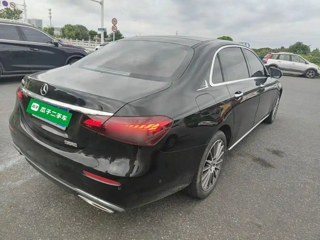 Mercedes-Benz E-Class — миниатюра 7