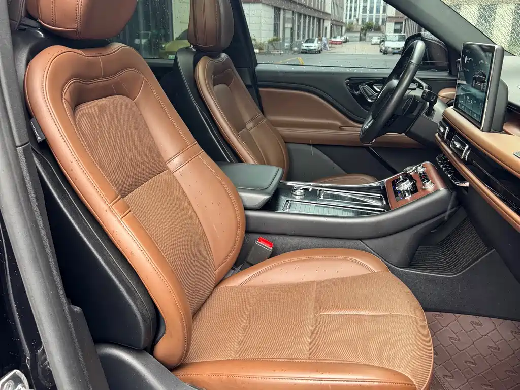 Lincoln Aviator — миниатюра 15