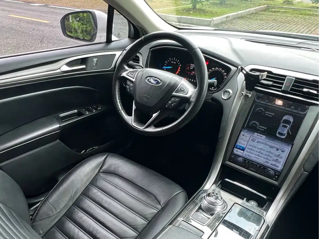 Ford Mondeo — миниатюра 8