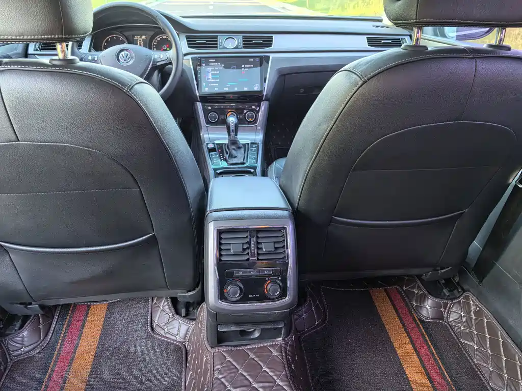 Volkswagen Passat — миниатюра 14