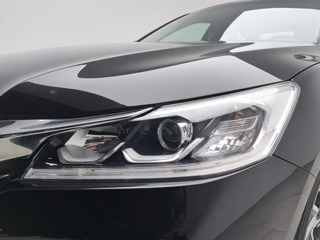 Honda Accord — миниатюра 7