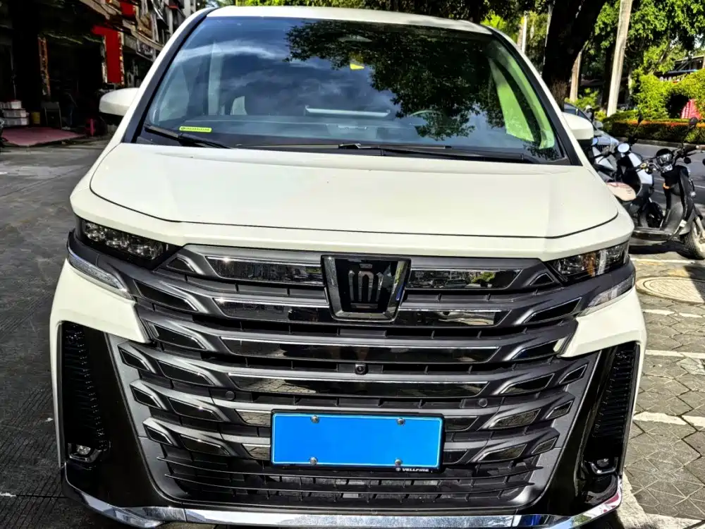 Toyota Vellfire — миниатюра 2