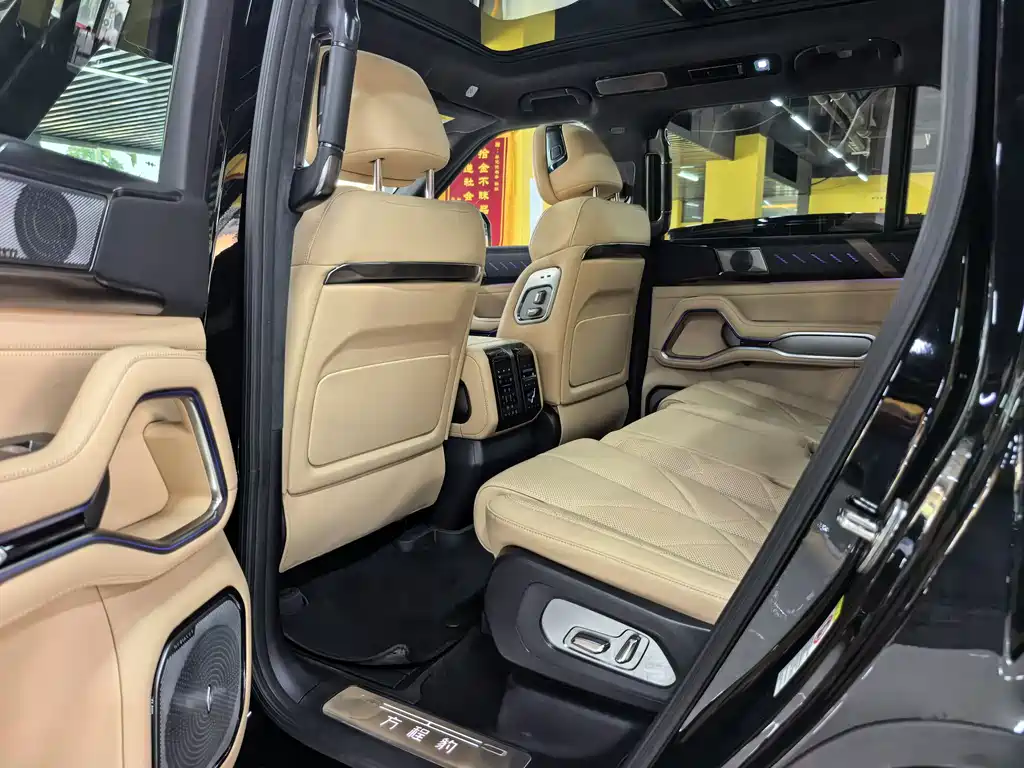Fangchengbao Leopard 8 8 2025 Flagship 7 мест