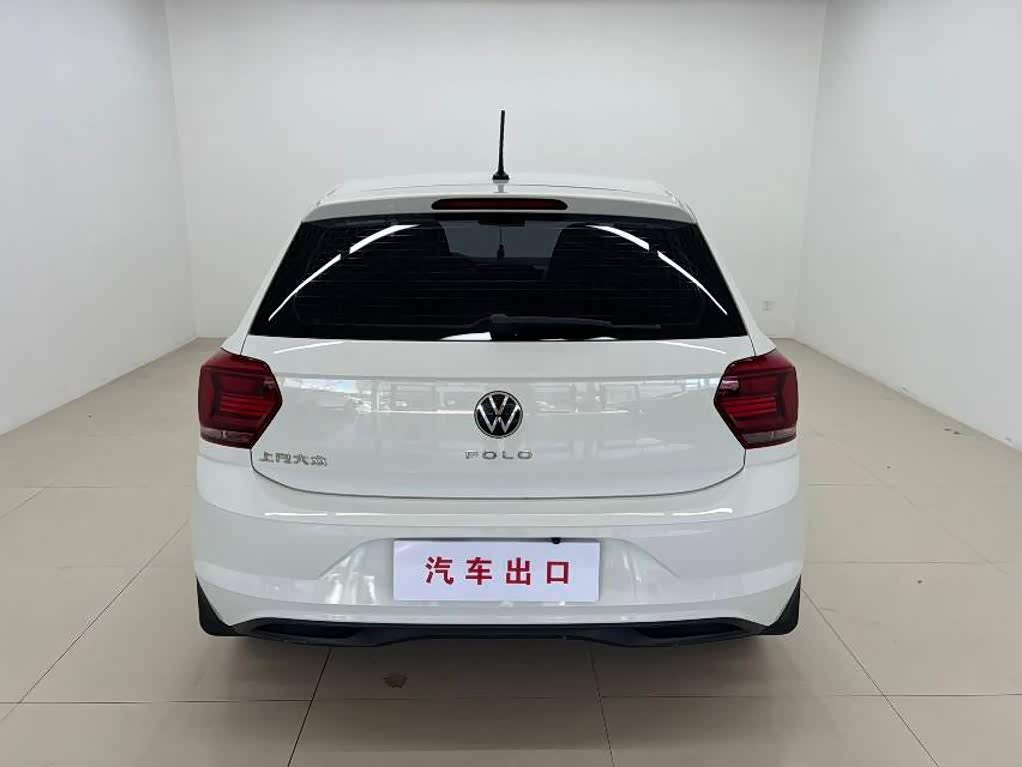 Volkswagen Polo 1.5 л 2023 г. Белый, пробег 21000 км