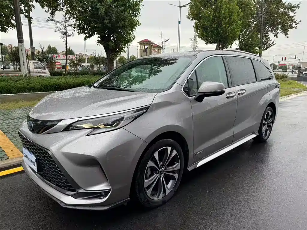 Toyota Granvia 2024