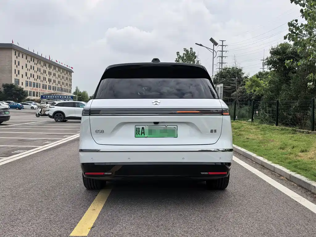 NIO ES8 — миниатюра 9
