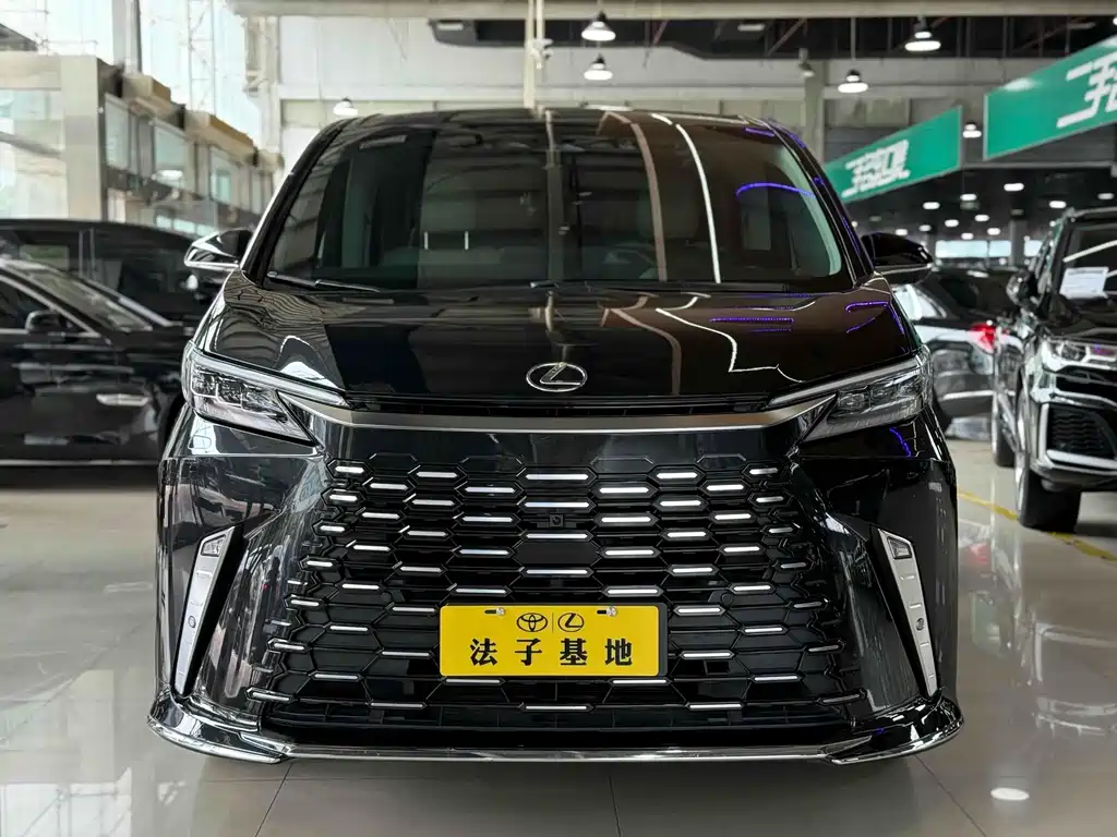 Lexus LM — миниатюра 2