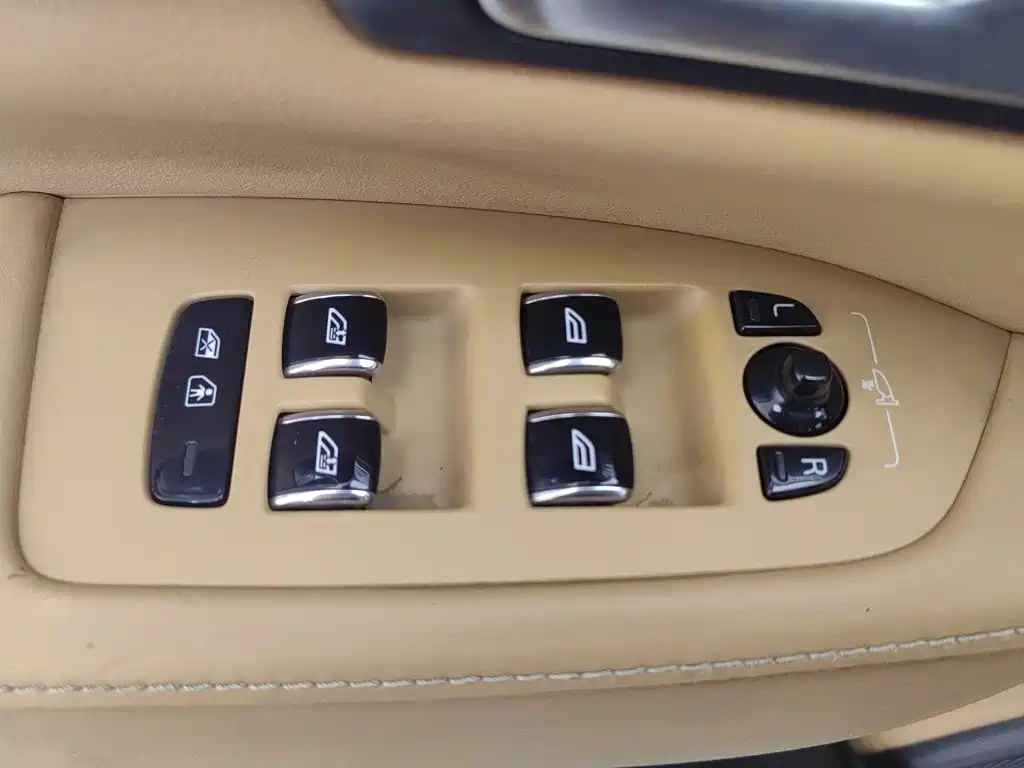 Volvo S90 — миниатюра 9