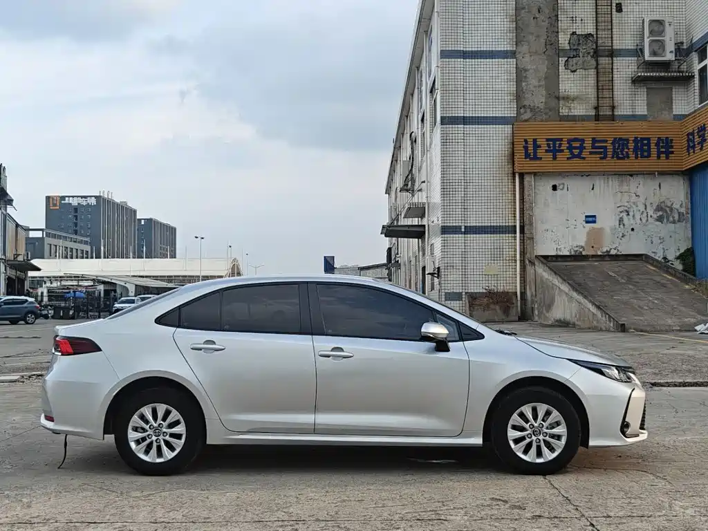 Toyota Corolla — миниатюра 8