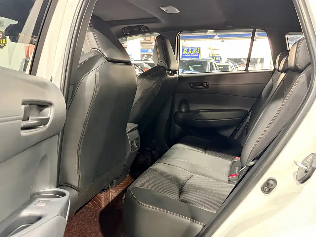 Toyota Corolla Cross — миниатюра 6