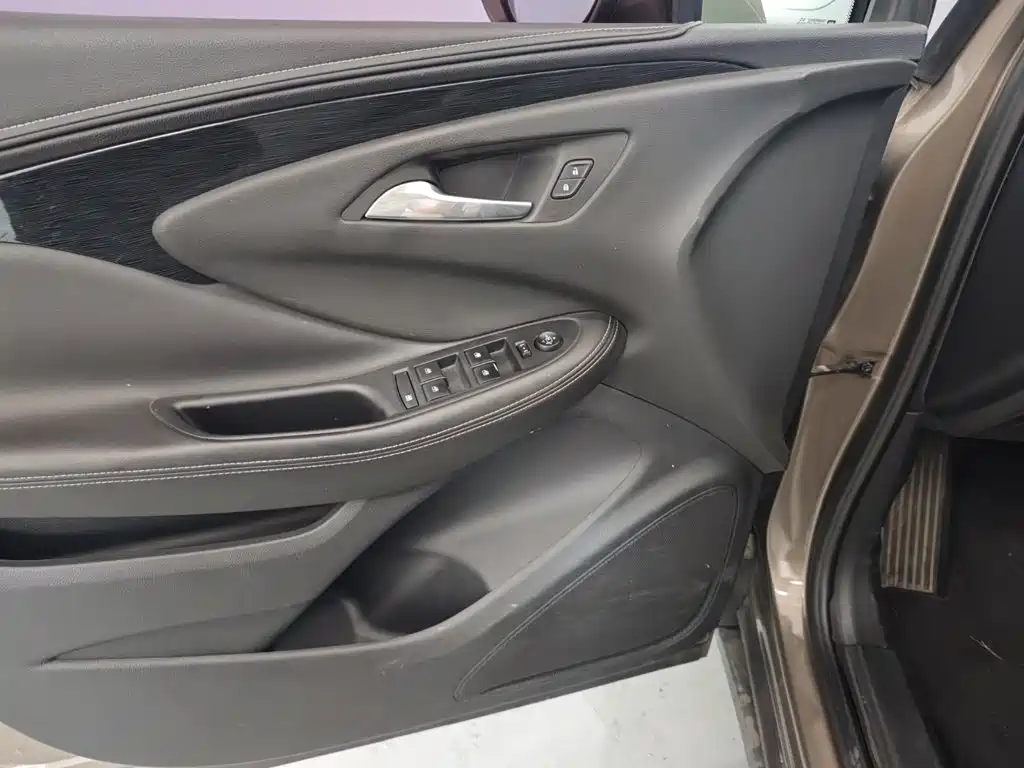 Buick Envision Plus — миниатюра 11