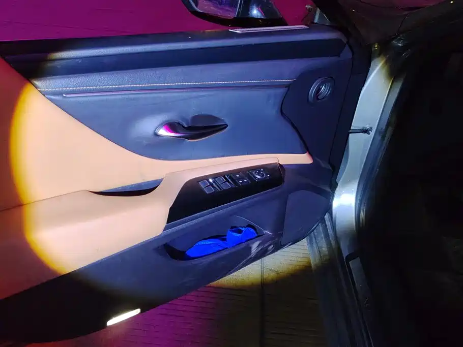 Lexus ES 2022 200