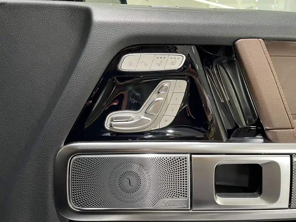 Mercedes-Benz G-Class — миниатюра 11