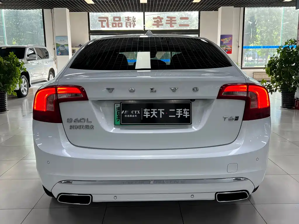 Volvo S60 PHEV — миниатюра 5