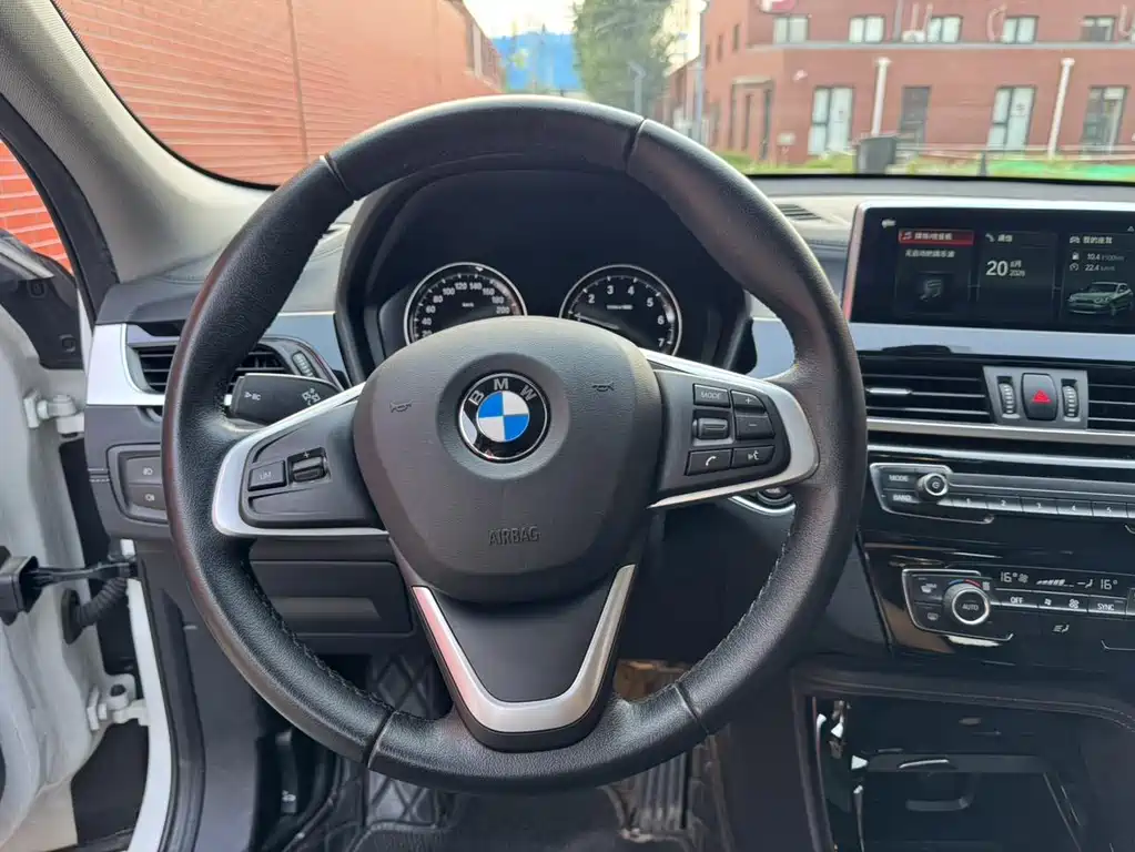 BMW X2 (Import) — миниатюра 8