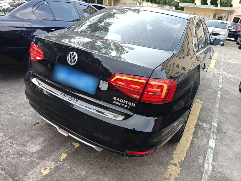 Volkswagen Sagitar 2018 1.6L AT Comfort