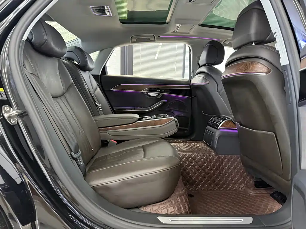 Audi A8 — миниатюра 10