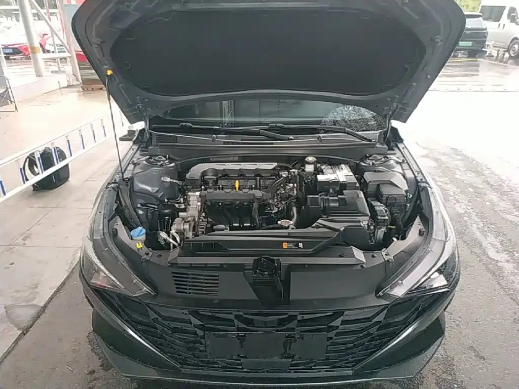 Hyundai Elantra — миниатюра 20