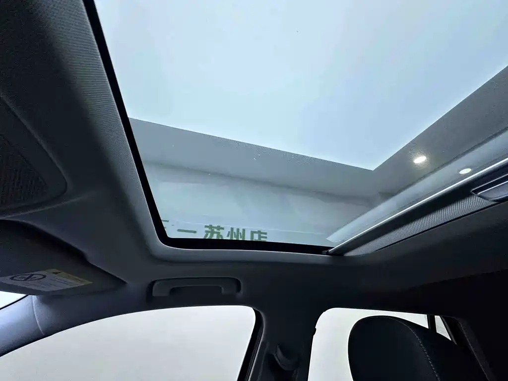 Audi Q2L e-tron — миниатюра 20