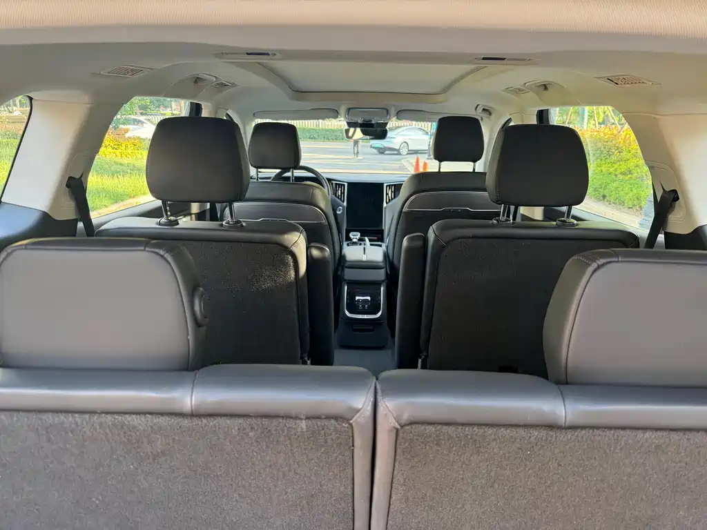 Hongqi Hongqi HS7 PHEV — миниатюра 8
