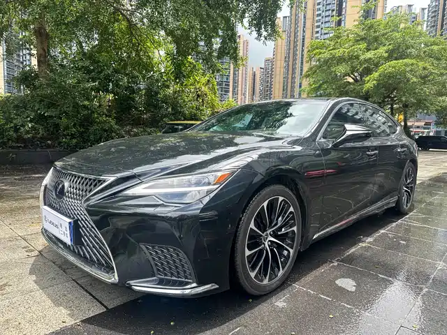 2022 Lexus LS