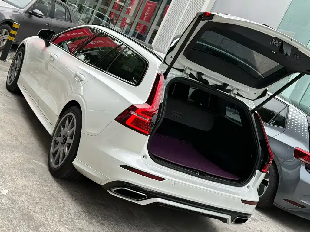 Volvo V60 — миниатюра 8
