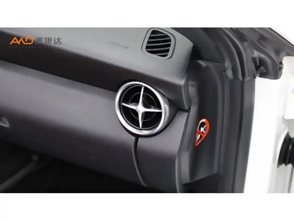 Mercedes-Benz SLK-Class — миниатюра 9