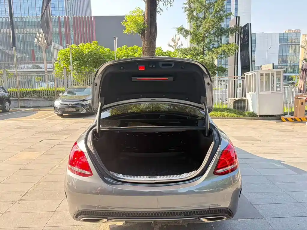 Mercedes-Benz C-Class — миниатюра 8