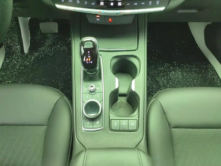 Cadillac XT4 — миниатюра 16